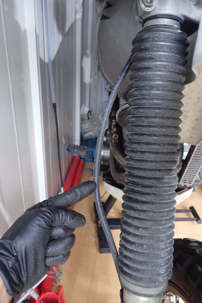 XR BAJAのスピードメーターケーブル