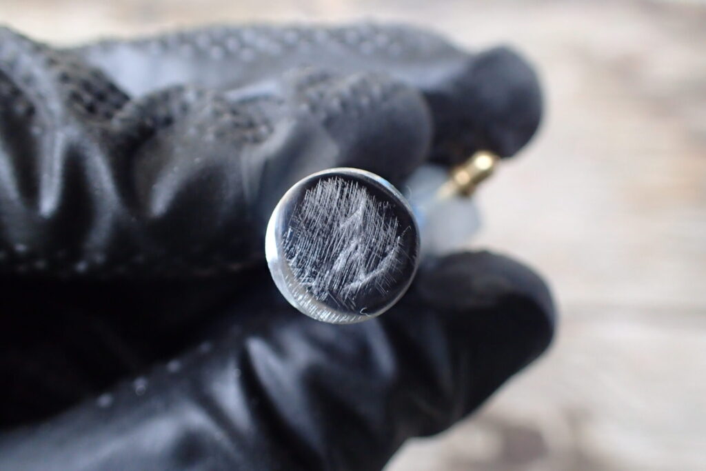 金鋸でカットした面を＃80 → ＃150 → ＃1000でマイクロポリッシャーで磨いたあと