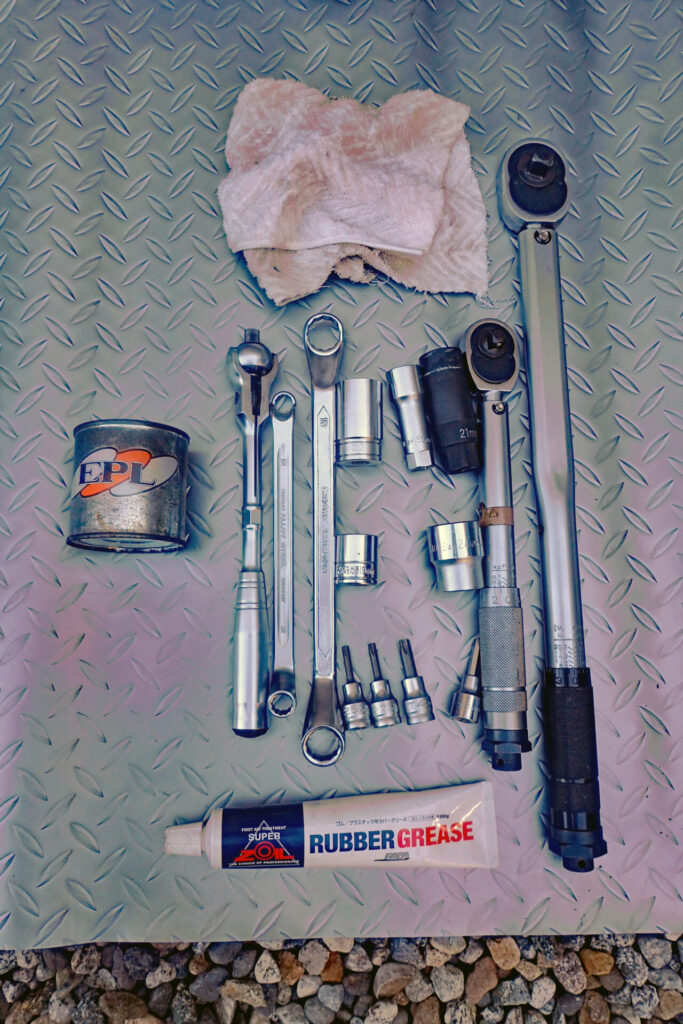 ピボットシャフト交換のために使用した工具類