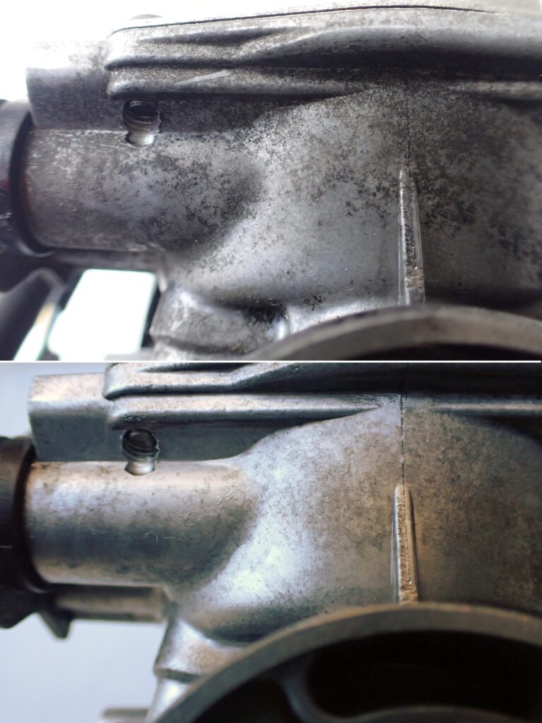 キャブレター上部の拡大比較。重曹ブラストによって、手作業では届きにくい複雑な形状の細かな汚れまで綺麗に落ちている