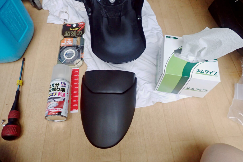 Tools and chemicals needed for installation, including 3M double-sided tape, degreasing spray, Kimwipes, and a screwdriver.