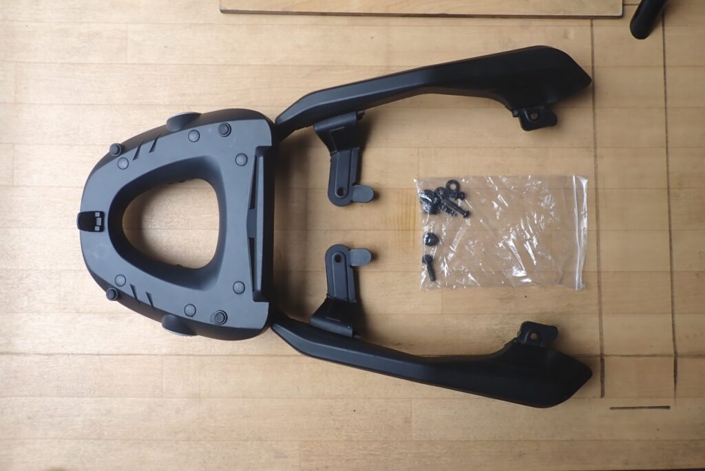 Measuring weight of GIVI SR1188 top case rack base
